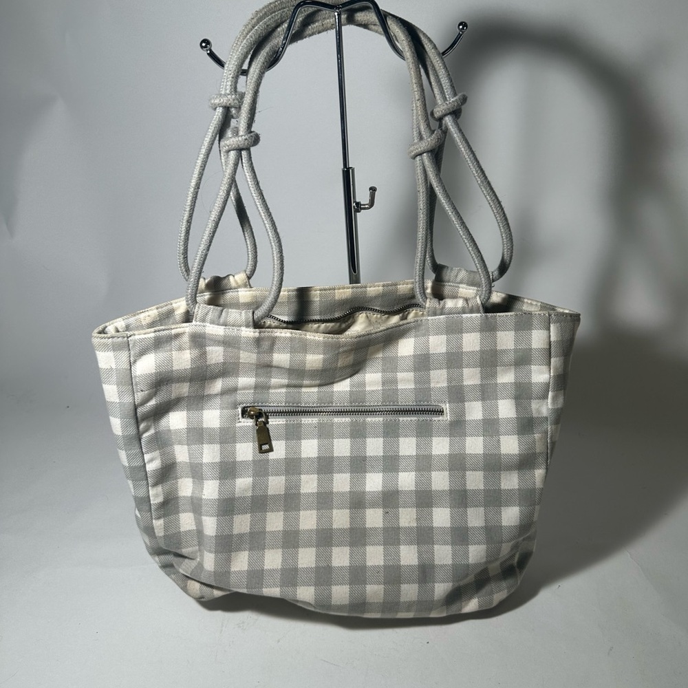 Gray Checkered Tote With Structured Design - image 1